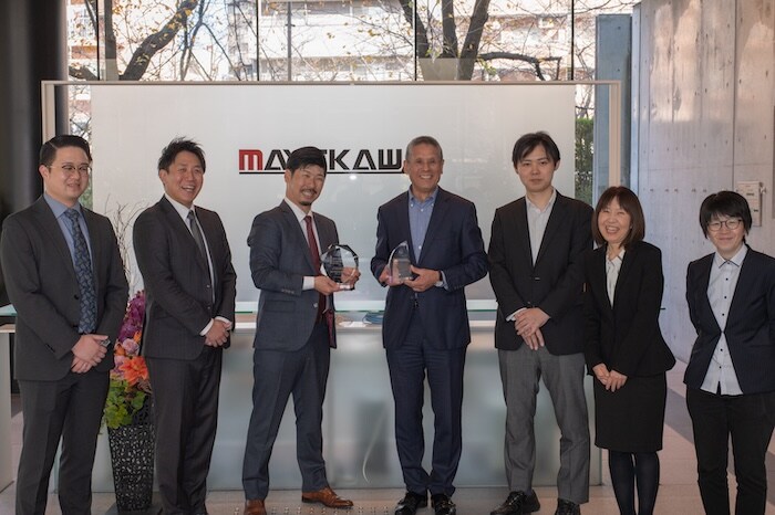 前川製作所様　贈呈式　集合写真