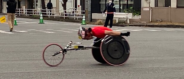 車いすマラソンの選手